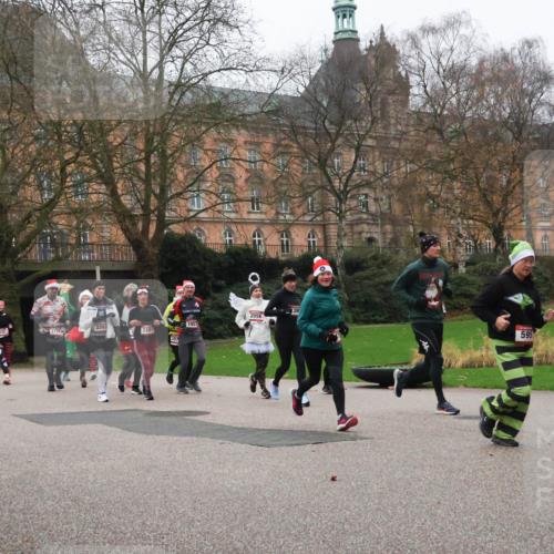 08.12.2024 - St. Pauli X-Mass-Run No. 14 Strokosch-Dieckow http://msf.ph/oto/7506626 08.12.2024 09:43:14 Laufen 139 meine-sportfotos.de