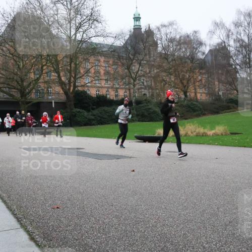 08.12.2024 - St. Pauli X-Mass-Run No. 14 Strokosch-Dieckow http://msf.ph/oto/7506656 08.12.2024 09:43:22 Laufen  meine-sportfotos.de