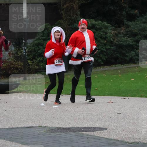 08.12.2024 - St. Pauli X-Mass-Run No. 14 Strokosch-Dieckow http://msf.ph/oto/7506662 08.12.2024 09:43:23 Laufen 3, 837, 2505, 2504 meine-sportfotos.de
