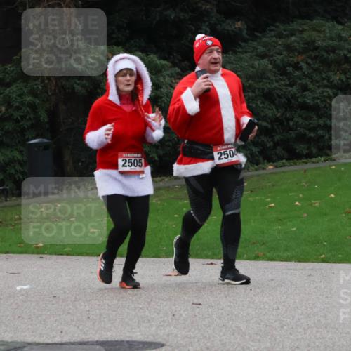 08.12.2024 - St. Pauli X-Mass-Run No. 14 Strokosch-Dieckow http://msf.ph/oto/7506668 08.12.2024 09:43:24 Laufen 837, 2505, 2504 meine-sportfotos.de