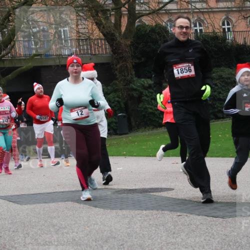 08.12.2024 - St. Pauli X-Mass-Run No. 14 Strokosch-Dieckow http://msf.ph/oto/7506702 08.12.2024 09:43:28 Laufen 2843, 1, 312, 1152, 2587, 115, 12, 1856, 85 meine-sportfotos.de