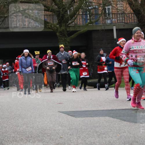 08.12.2024 - St. Pauli X-Mass-Run No. 14 Strokosch-Dieckow http://msf.ph/oto/7506715 08.12.2024 09:43:30 Laufen 3181, 2797, 1251, 288, 2843, 8, 54, 11, 312, 271 meine-sportfotos.de