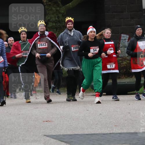 08.12.2024 - St. Pauli X-Mass-Run No. 14 Strokosch-Dieckow http://msf.ph/oto/7506719 08.12.2024 09:43:31 Laufen 1183, 1251, 286, 2843, 2888, 54, 11 meine-sportfotos.de