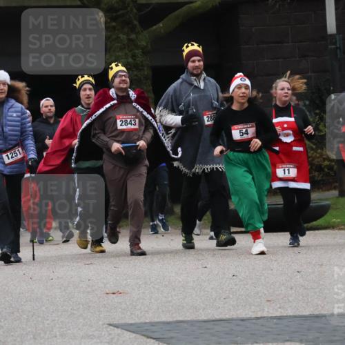 08.12.2024 - St. Pauli X-Mass-Run No. 14 Strokosch-Dieckow http://msf.ph/oto/7506722 08.12.2024 09:43:32 Laufen 798, 2843, 1251, 288, 54, 11 meine-sportfotos.de
