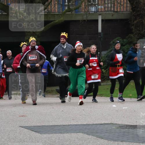 08.12.2024 - St. Pauli X-Mass-Run No. 14 Strokosch-Dieckow http://msf.ph/oto/7506726 08.12.2024 09:43:32 Laufen 1183, 1251, 1274, 2843, 2344, 28, 54, 11, 9, 1152 meine-sportfotos.de