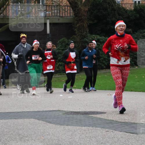 08.12.2024 - St. Pauli X-Mass-Run No. 14 Strokosch-Dieckow http://msf.ph/oto/7506727 08.12.2024 09:43:32 Laufen 2843, 54, 11, 52, 2587 meine-sportfotos.de