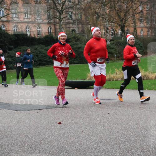 08.12.2024 - St. Pauli X-Mass-Run No. 14 Strokosch-Dieckow http://msf.ph/oto/7506743 08.12.2024 09:43:33 Laufen 1153, 11, 2587, 2716 meine-sportfotos.de