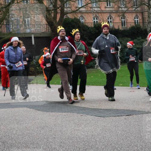 08.12.2024 - St. Pauli X-Mass-Run No. 14 Strokosch-Dieckow http://msf.ph/oto/7506762 08.12.2024 09:43:36 Laufen 3200, 3289, 1183, 169, 1251, 274, 2603, 2843, 2861, 28, 54, 1153 meine-sportfotos.de