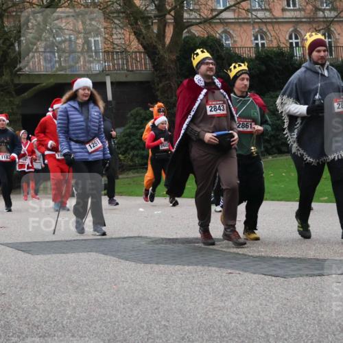 08.12.2024 - St. Pauli X-Mass-Run No. 14 Strokosch-Dieckow http://msf.ph/oto/7506763 08.12.2024 09:43:36 Laufen 2798, 3286, 328, 3289, 1183, 10, 169, 1251, 2603, 2843, 2861, 28 meine-sportfotos.de