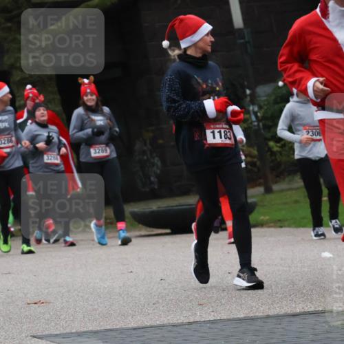 08.12.2024 - St. Pauli X-Mass-Run No. 14 Strokosch-Dieckow http://msf.ph/oto/7506785 08.12.2024 09:43:38 Laufen 2798, 1058, 3286, 3288, 3289, 1, 1183, 2306, 1092, 435 meine-sportfotos.de