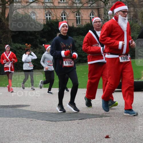 08.12.2024 - St. Pauli X-Mass-Run No. 14 Strokosch-Dieckow http://msf.ph/oto/7506809 08.12.2024 09:43:41 Laufen 3289, 1169, 2348, 2306, 1183, 3288, 1092, 1274 meine-sportfotos.de