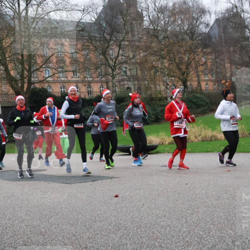 08.12.2024 - St. Pauli X-Mass-Run No. 14 Strokosch-Dieckow http://msf.ph/oto/7506857 08.12.2024 09:43:45 Laufen 3183, 2797, 1048, 058, 3286, 3289, 1169, 234 meine-sportfotos.de