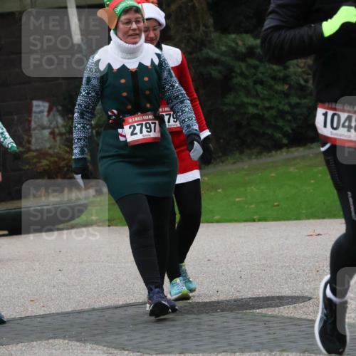 08.12.2024 - St. Pauli X-Mass-Run No. 14 Strokosch-Dieckow http://msf.ph/oto/7506862 08.12.2024 09:43:46 Laufen 2797, 79, 1048, 14, 183 meine-sportfotos.de