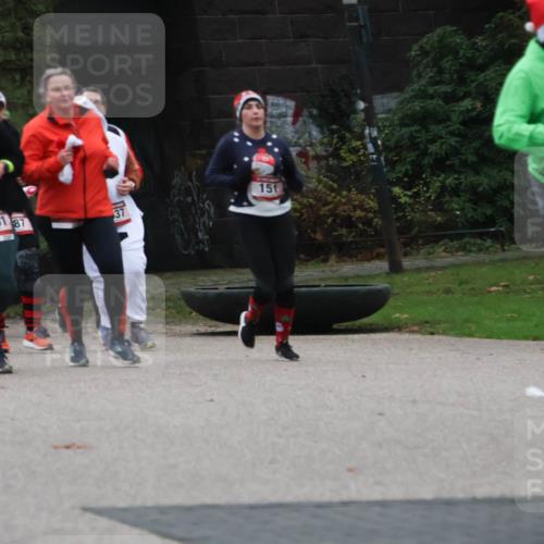 08.12.2024 - St. Pauli X-Mass-Run No. 14 Strokosch-Dieckow http://msf.ph/oto/7506911 08.12.2024 09:43:52 Laufen 1605, 2501, 87, 37, 151, 2822 meine-sportfotos.de
