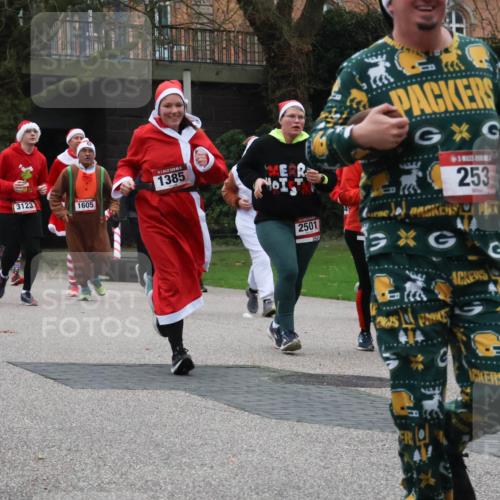 08.12.2024 - St. Pauli X-Mass-Run No. 14 Strokosch-Dieckow http://msf.ph/oto/7506941 08.12.2024 09:43:56 Laufen 85, 751, 2016, 3123, 1605, 1, 1385, 2501, 2500, 253, 151 meine-sportfotos.de