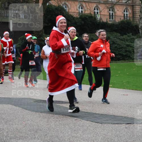 08.12.2024 - St. Pauli X-Mass-Run No. 14 Strokosch-Dieckow http://msf.ph/oto/7506950 08.12.2024 09:43:57 Laufen 3123, 605, 3009, 887, 2146, 1385, 2501, 2501, 2350, 151 meine-sportfotos.de
