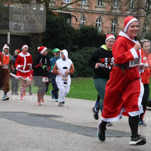 08.12.2024 - St. Pauli X-Mass-Run No. 14 Strokosch-Dieckow http://msf.ph/oto/7506955 08.12.2024 09:43:57 Laufen 963, 3123, 605, 887, 937, 1385 meine-sportfotos.de