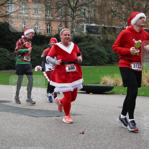08.12.2024 - St. Pauli X-Mass-Run No. 14 Strokosch-Dieckow http://msf.ph/oto/7507002 08.12.2024 09:44:02 Laufen 1563, 1985, 20, 690, 3123 meine-sportfotos.de