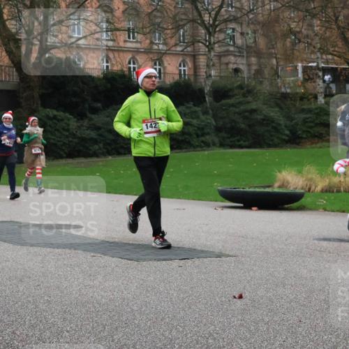 08.12.2024 - St. Pauli X-Mass-Run No. 14 Strokosch-Dieckow http://msf.ph/oto/7507024 08.12.2024 09:44:05 Laufen 935, 1609, 1, 160, 974, 142, 68, 300 meine-sportfotos.de