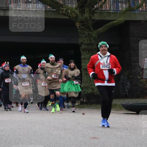 08.12.2024 - St. Pauli X-Mass-Run No. 14 Strokosch-Dieckow http://msf.ph/oto/7507082 08.12.2024 09:44:12 Laufen 1178, 932, 258, 11, 1014, 940, 978, 944, 3043 meine-sportfotos.de