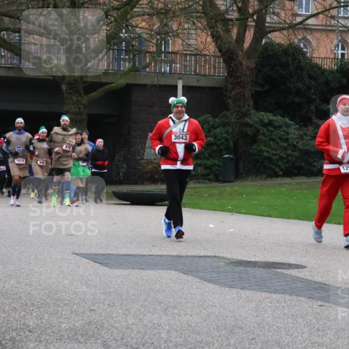 08.12.2024 - St. Pauli X-Mass-Run No. 14 Strokosch-Dieckow http://msf.ph/oto/7507099 08.12.2024 09:44:14 Laufen 1178, 932, 258, 1014, 941, 3454, 978, 3043, 1297 meine-sportfotos.de