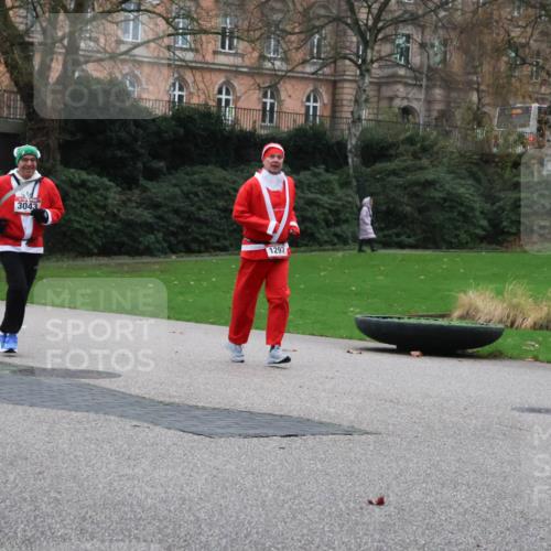 08.12.2024 - St. Pauli X-Mass-Run No. 14 Strokosch-Dieckow http://msf.ph/oto/7507105 08.12.2024 09:44:14 Laufen 3043, 1297 meine-sportfotos.de