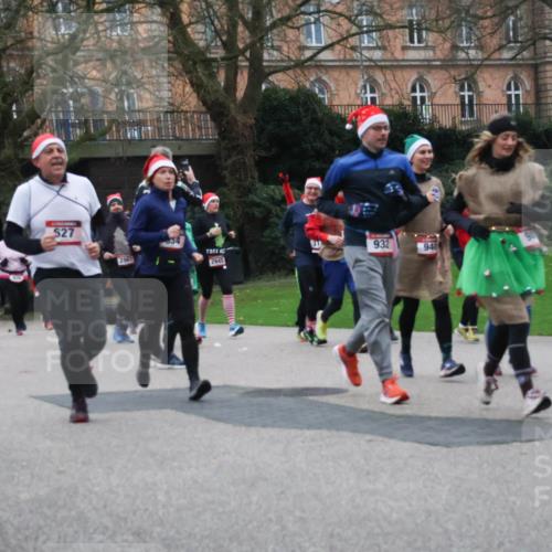 08.12.2024 - St. Pauli X-Mass-Run No. 14 Strokosch-Dieckow http://msf.ph/oto/7507135 08.12.2024 09:44:21 Laufen 3287, 239, 27, 932, 94, 2961, 2945, 2945 meine-sportfotos.de