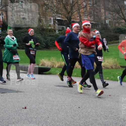 08.12.2024 - St. Pauli X-Mass-Run No. 14 Strokosch-Dieckow http://msf.ph/oto/7507163 08.12.2024 09:44:24 Laufen 58, 73, 2961, 1178, 3052, 2945, 3125 meine-sportfotos.de