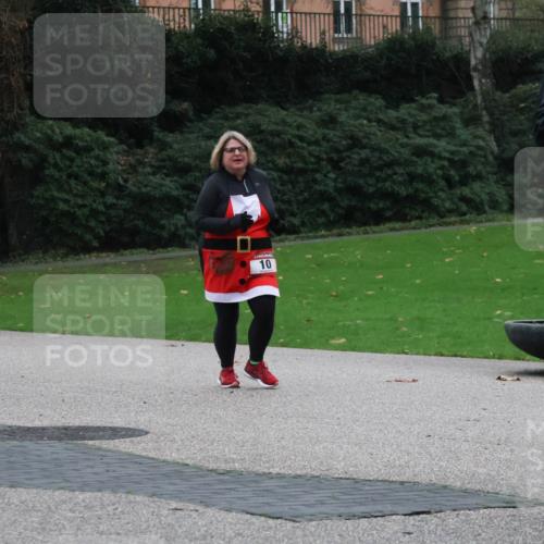 08.12.2024 - St. Pauli X-Mass-Run No. 14 Strokosch-Dieckow http://msf.ph/oto/7507189 08.12.2024 09:44:27 Laufen 00000, 3047, 10, 39 meine-sportfotos.de
