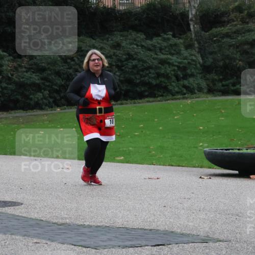 08.12.2024 - St. Pauli X-Mass-Run No. 14 Strokosch-Dieckow http://msf.ph/oto/7507191 08.12.2024 09:44:28 Laufen 10 meine-sportfotos.de