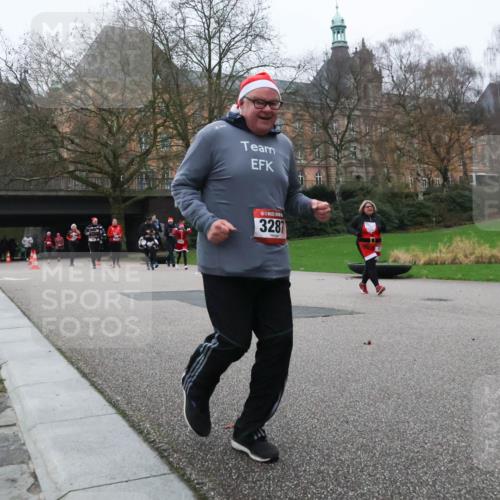 08.12.2024 - St. Pauli X-Mass-Run No. 14 Strokosch-Dieckow http://msf.ph/oto/7507205 08.12.2024 09:44:29 Laufen 3287 meine-sportfotos.de