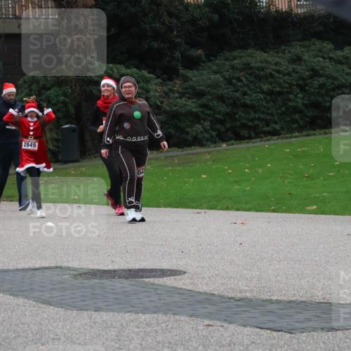 08.12.2024 - St. Pauli X-Mass-Run No. 14 Strokosch-Dieckow http://msf.ph/oto/7507206 08.12.2024 09:44:29 Laufen 2849, 04 meine-sportfotos.de