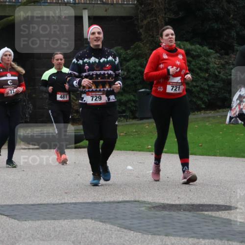 08.12.2024 - St. Pauli X-Mass-Run No. 14 Strokosch-Dieckow http://msf.ph/oto/7507239 08.12.2024 09:44:34 Laufen 2779, 177, 481, 729, 721, 224 meine-sportfotos.de