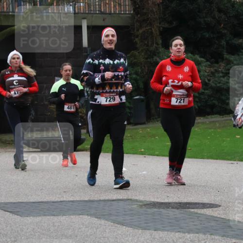 08.12.2024 - St. Pauli X-Mass-Run No. 14 Strokosch-Dieckow http://msf.ph/oto/7507241 08.12.2024 09:44:34 Laufen 310, 2779, 481, 729, 721, 284 meine-sportfotos.de