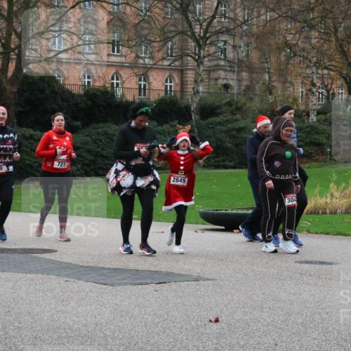 08.12.2024 - St. Pauli X-Mass-Run No. 14 Strokosch-Dieckow http://msf.ph/oto/7507246 08.12.2024 09:44:34 Laufen 477, 481, 729, 721, 2849, 0000, 304, 20, 1641 meine-sportfotos.de