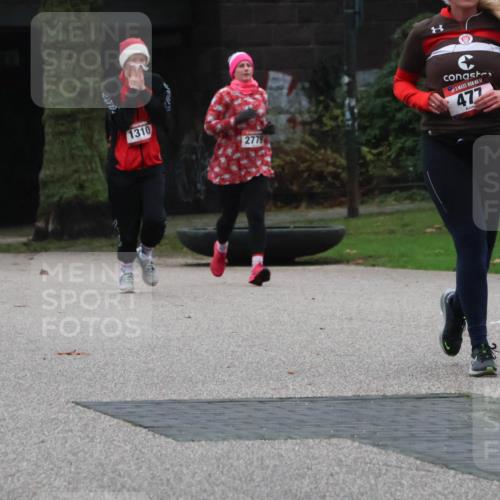 08.12.2024 - St. Pauli X-Mass-Run No. 14 Strokosch-Dieckow http://msf.ph/oto/7507258 08.12.2024 09:44:36 Laufen 2512, 21774, 1310, 2779, 14, 477 meine-sportfotos.de