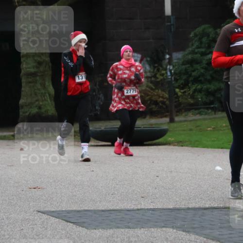 08.12.2024 - St. Pauli X-Mass-Run No. 14 Strokosch-Dieckow http://msf.ph/oto/7507261 08.12.2024 09:44:36 Laufen 25, 2727, 131, 2779, 477 meine-sportfotos.de