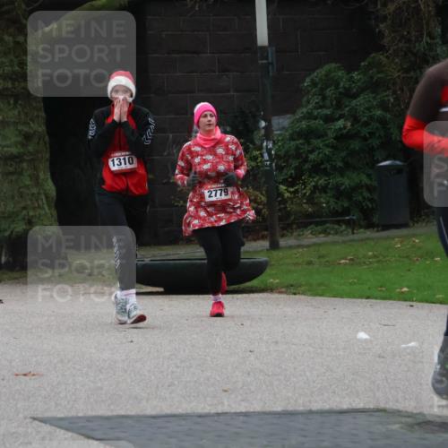 08.12.2024 - St. Pauli X-Mass-Run No. 14 Strokosch-Dieckow http://msf.ph/oto/7507262 08.12.2024 09:44:37 Laufen 12, 1310, 2779, 177 meine-sportfotos.de