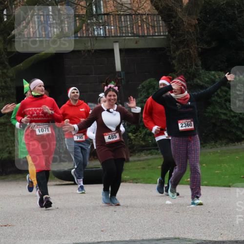 08.12.2024 - St. Pauli X-Mass-Run No. 14 Strokosch-Dieckow http://msf.ph/oto/7507295 08.12.2024 09:44:46 Laufen 14, 892, 1423, 1071, 2360, 795, 485 meine-sportfotos.de