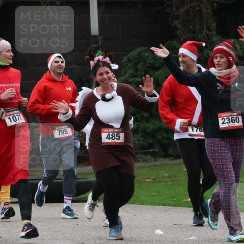 08.12.2024 - St. Pauli X-Mass-Run No. 14 Strokosch-Dieckow http://msf.ph/oto/7507297 08.12.2024 09:44:46 Laufen 1071, 795, 14, 485, 178, 2360 meine-sportfotos.de