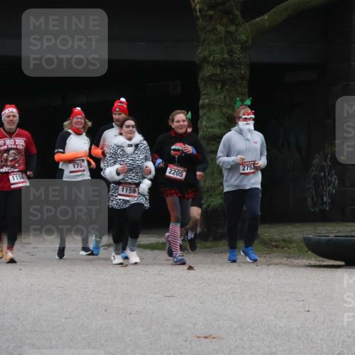 08.12.2024 - St. Pauli X-Mass-Run No. 14 Strokosch-Dieckow http://msf.ph/oto/7507341 08.12.2024 09:44:53 Laufen 87, 175, 1156, 1159, 2205, 2753 meine-sportfotos.de