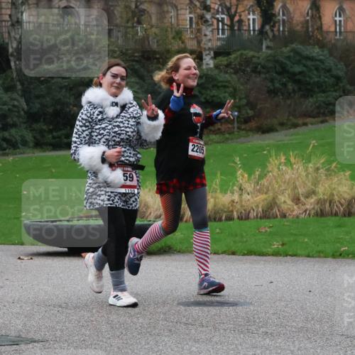 08.12.2024 - St. Pauli X-Mass-Run No. 14 Strokosch-Dieckow http://msf.ph/oto/7507367 08.12.2024 09:45:00 Laufen 190, 275, 59, 1159, 2205 meine-sportfotos.de