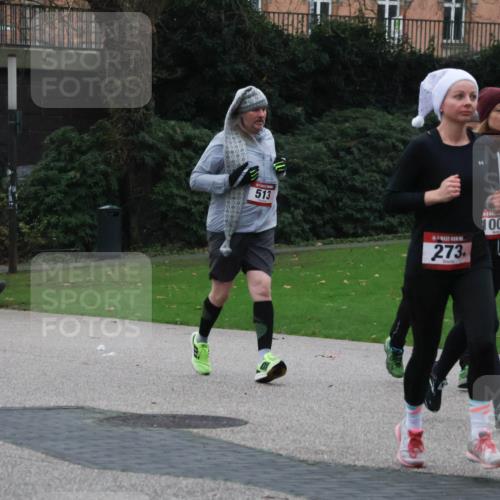 08.12.2024 - St. Pauli X-Mass-Run No. 14 Strokosch-Dieckow http://msf.ph/oto/7507455 08.12.2024 09:45:20 Laufen 168, 513, 273, 1007 meine-sportfotos.de