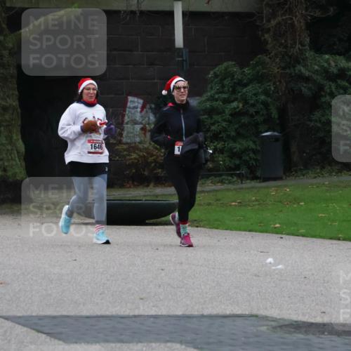 08.12.2024 - St. Pauli X-Mass-Run No. 14 Strokosch-Dieckow http://msf.ph/oto/7507467 08.12.2024 09:45:21 Laufen 2847, 1646 meine-sportfotos.de