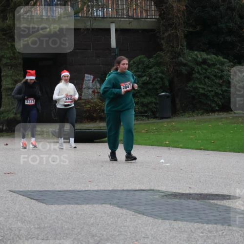 08.12.2024 - St. Pauli X-Mass-Run No. 14 Strokosch-Dieckow http://msf.ph/oto/7507506 08.12.2024 09:45:25 Laufen 643, 3337, 3343, 2847 meine-sportfotos.de