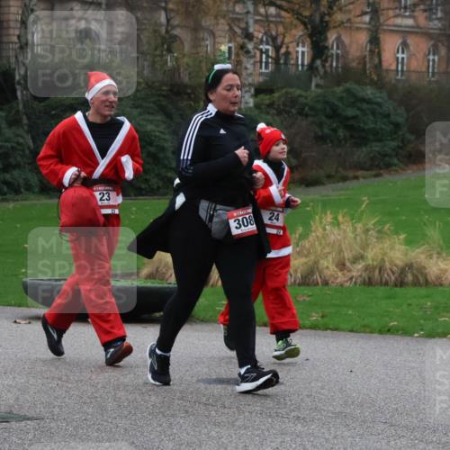 08.12.2024 - St. Pauli X-Mass-Run No. 14 Strokosch-Dieckow http://msf.ph/oto/7507590 08.12.2024 09:45:46 Laufen 1, 23, 308, 24, 24 meine-sportfotos.de