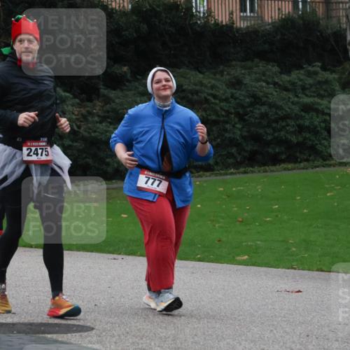 08.12.2024 - St. Pauli X-Mass-Run No. 14 Strokosch-Dieckow http://msf.ph/oto/7507594 08.12.2024 09:45:50 Laufen 1840, 2475, 777 meine-sportfotos.de
