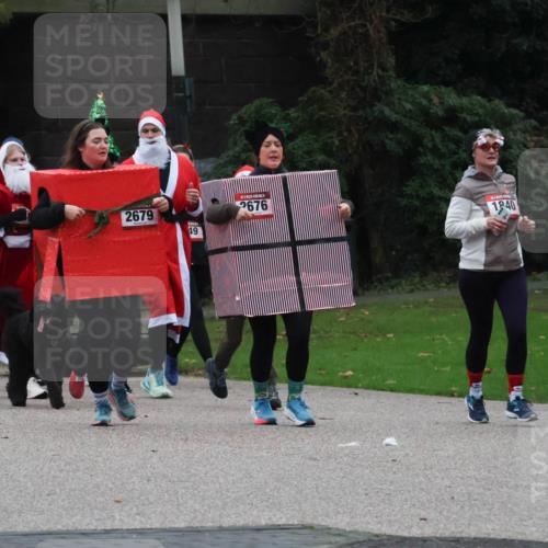 08.12.2024 - St. Pauli X-Mass-Run No. 14 Strokosch-Dieckow http://msf.ph/oto/7507605 08.12.2024 09:45:52 Laufen 1082, 136, 2679, 49, 2676, 1840, 664 meine-sportfotos.de