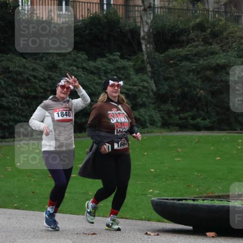 08.12.2024 - St. Pauli X-Mass-Run No. 14 Strokosch-Dieckow http://msf.ph/oto/7507620 08.12.2024 09:45:53 Laufen 1840, 1664 meine-sportfotos.de