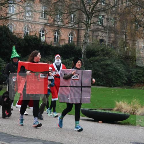 08.12.2024 - St. Pauli X-Mass-Run No. 14 Strokosch-Dieckow http://msf.ph/oto/7507640 08.12.2024 09:45:55 Laufen 1098, 26, 2679, 516, 83, 2676, 1840 meine-sportfotos.de